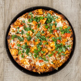 Achari Chicken Pizza